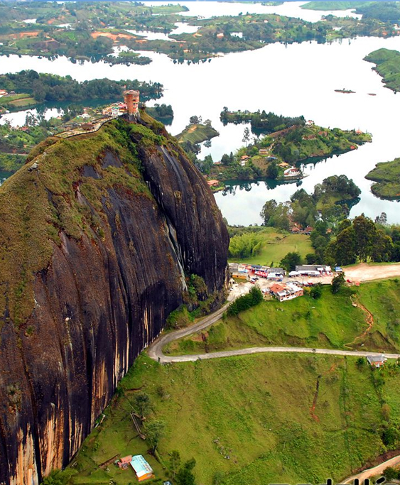 Guatape piedra el Peñol