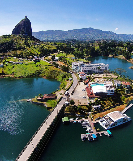 turismo medellin  Guatape - hacienda napoles